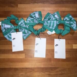 Set of 3 Nike Printed Hair Bow in Green O/S